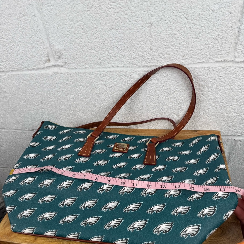 Dooney & Bourke NFL Philadelphia Eagles Large Zip Tote Bag Green Logo Print - Picture 12 of 13